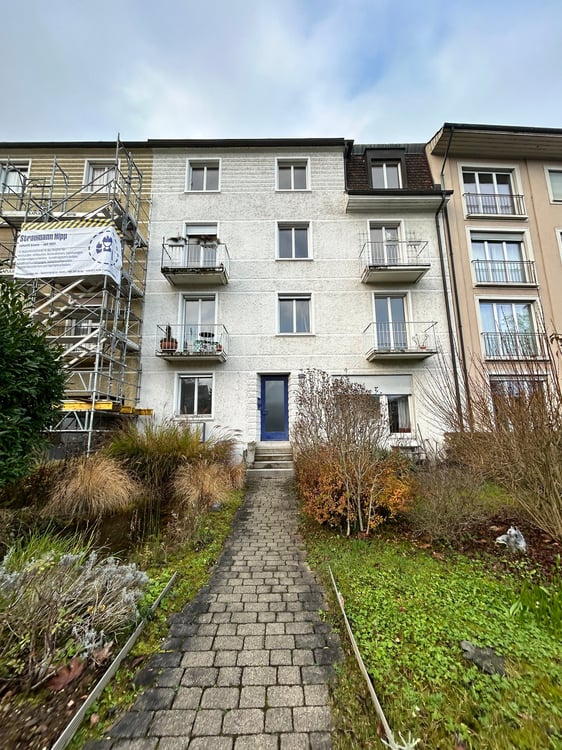 Charmantes Mehrfamilienhaus mit 4 Wohnungen an der Birsstrasse 2