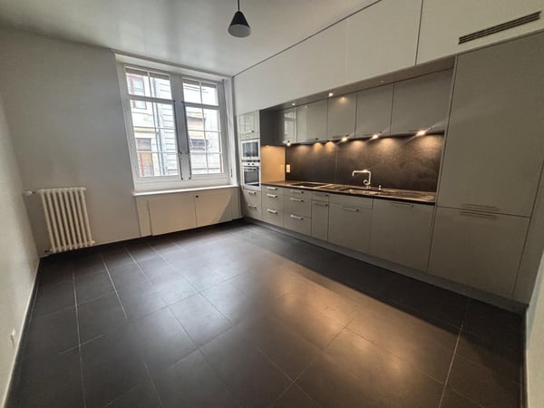 Charmant 1,5 Pièces en Vieille Ville - à louer rapidement 3