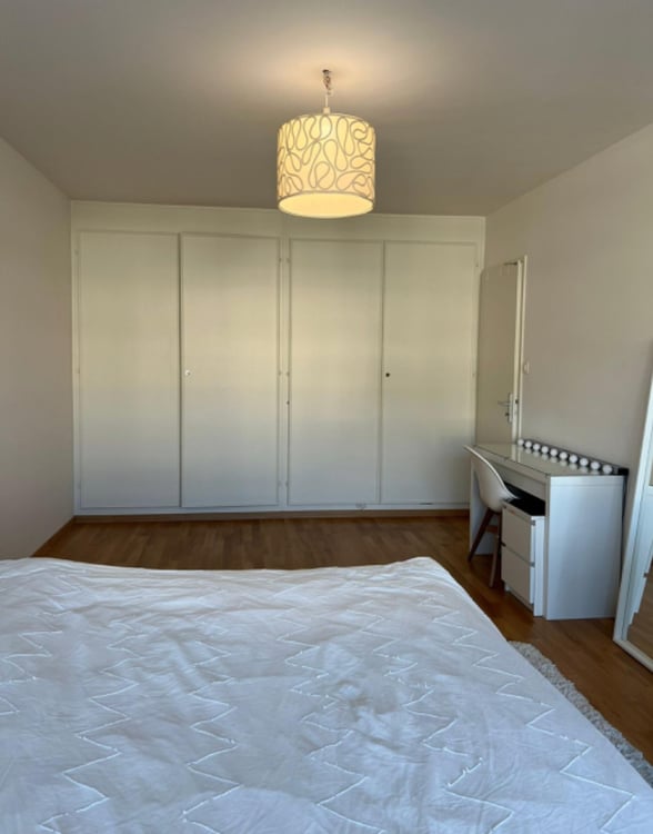 Appartement de 4 pièces rénové au 5ème étage avec vue 4