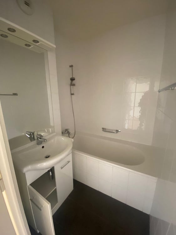Bel appartement de 2.5 pièces avec grand balcon 4