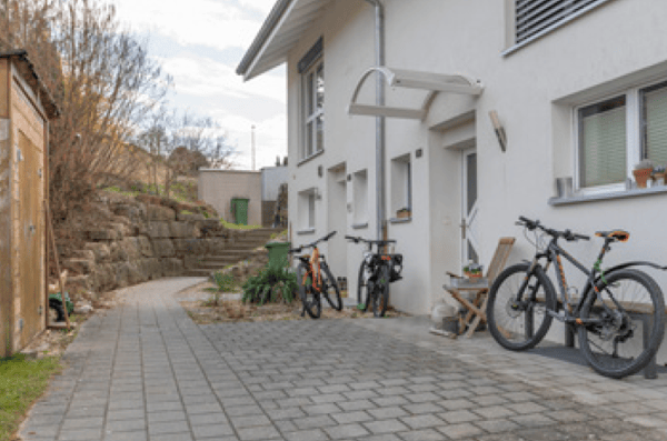 Charmantes 5.5-Zimmer-Doppeleinfamilienhaus in Lyss 4