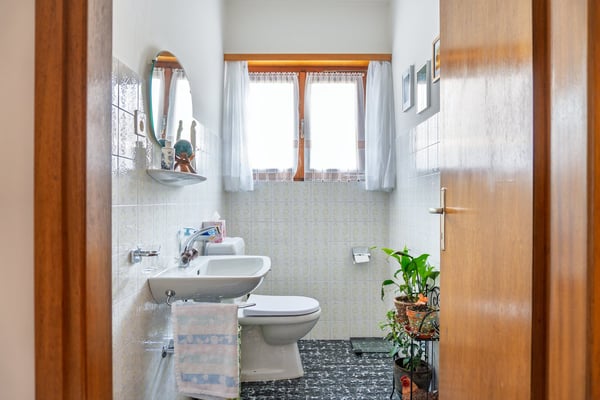 Villa Indipendente con Terreno Edificabile R2 27