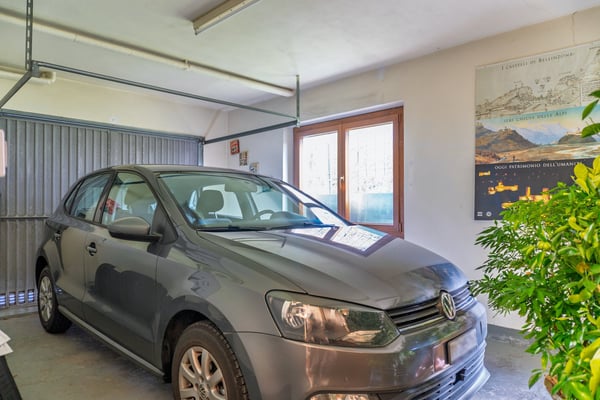 Villa Indipendente con Terreno Edificabile R2 37