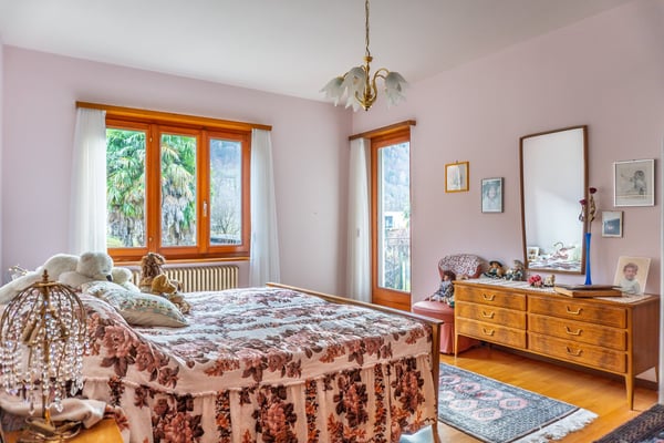 Villa Indipendente con Terreno Edificabile R2 33