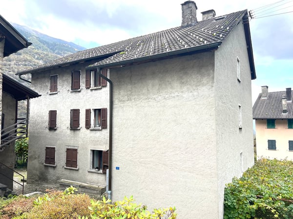 Flexibles Zweifamilienhaus mit Potenzial in Giornico, Tessin 2