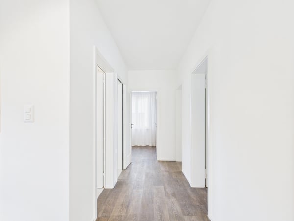 Stilvolle Obergeschosswohnung mit Cheminée und Balkon in Ascona – Luxus und mediterranes Flair 4