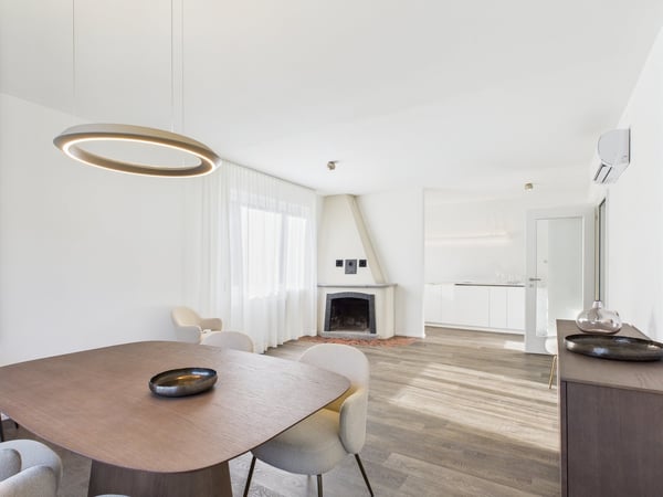 Stilvolle Obergeschosswohnung mit Cheminée und Balkon in Ascona – Luxus und mediterranes Flair 2