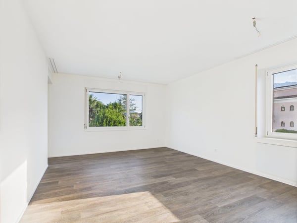 Stilvolle Obergeschosswohnung mit Cheminée und Balkon in Ascona – Luxus und mediterranes Flair 6