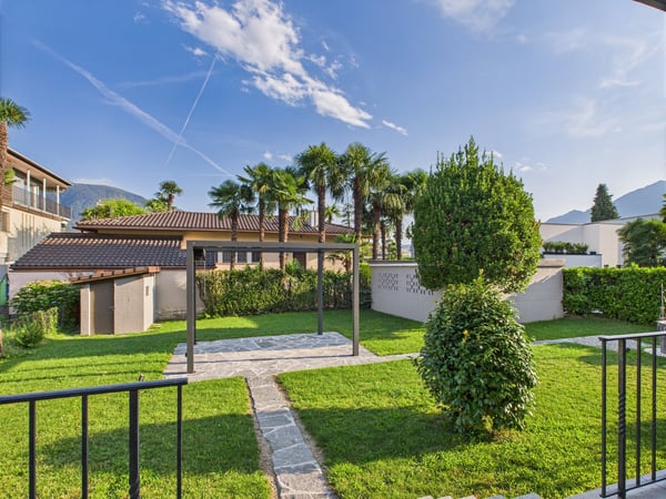 Elegante Erdgeschosswohnung mit Gartenparadies in Ascona – Neubauqualität und luxuriöse Ausstattung 3