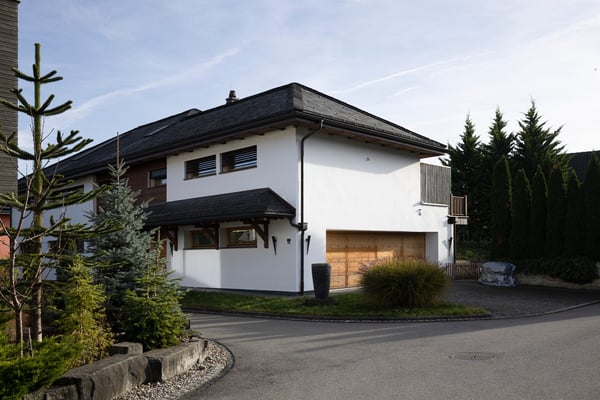 Stilvolle Villa mit Aussenpool 1