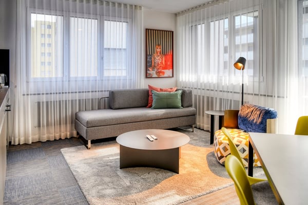 Abheben im möblierten Apartment