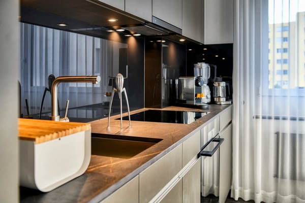 Abheben im möblierten Apartment