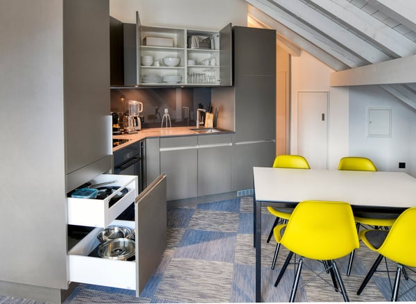 Abheben im möblierten Apartment