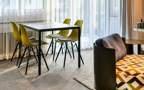 Abheben im möblierten Apartment