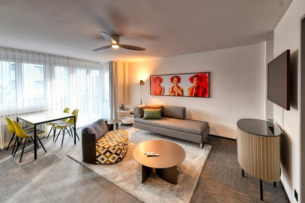 Abheben im möblierten Apartment
