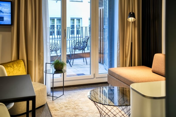 Neues möbliertes 1-Zimmer-Apartment an sehr zentraler Lage in Altdorf 9