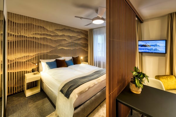 Neues möbliertes 1-Zimmer-Apartment an sehr zentraler Lage in Altdorf 2