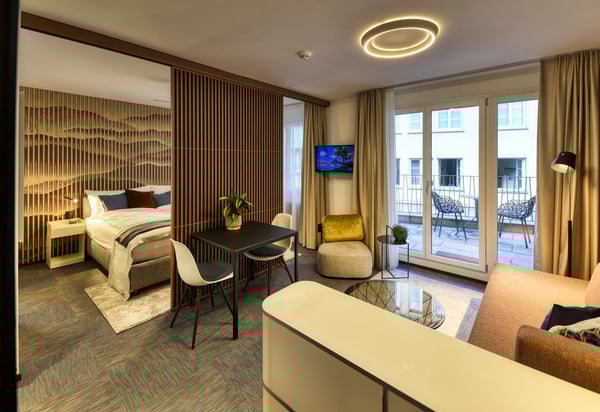 Neues möbliertes 1-Zimmer-Apartment an sehr zentraler Lage in Altdorf 1