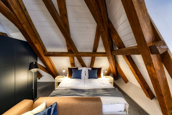 Neues möbliertes Attika-Loft an sehr zentraler Lage in Altdorf 3