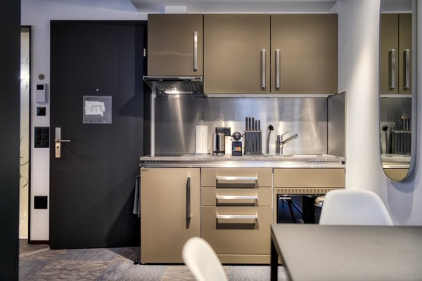 Neues möbliertes Attika-Loft an sehr zentraler Lage in Altdorf 9