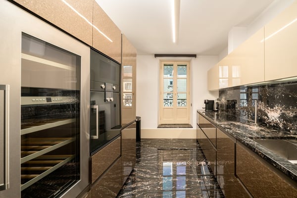 Piazza Rezzonico – Prestigiosa proprietà con vista lago nel centro storico di Lugano 11