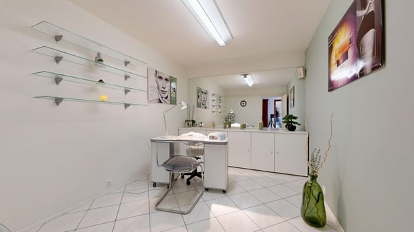 INSTITUT DE BEAUTÉ Á REPRENDRE 4