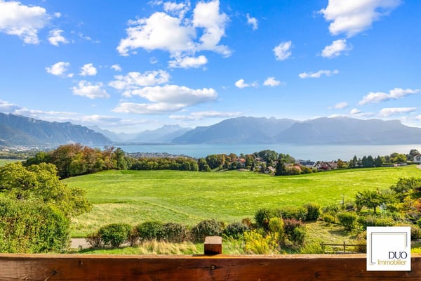 Maison mitoyenne de 5,5 pièces avec vue panoramique sur le lac Léman