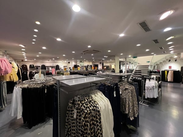 Grosszügiges Ladenlokal an zentraler Lage 4