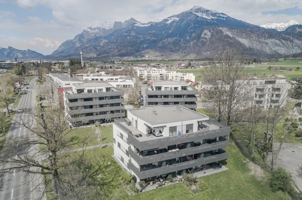 Moderne 3.5 Zimmer-Wohnung in Igis 1