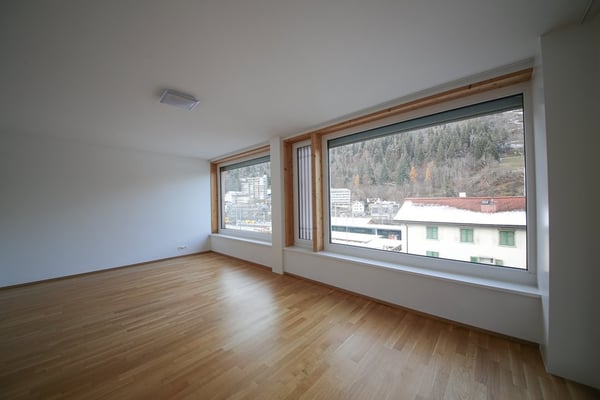 Zeitlose 4.5 Zimmer-Wohnung in Ilanz zu vermieten! 5