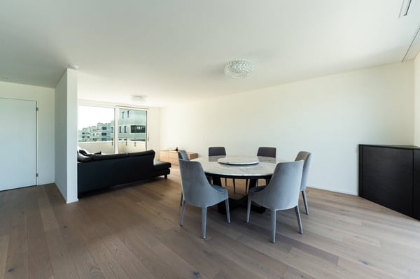 Moderne Attikawohnung mit unüberbaubarer Aussicht bis zum Bielersee 2