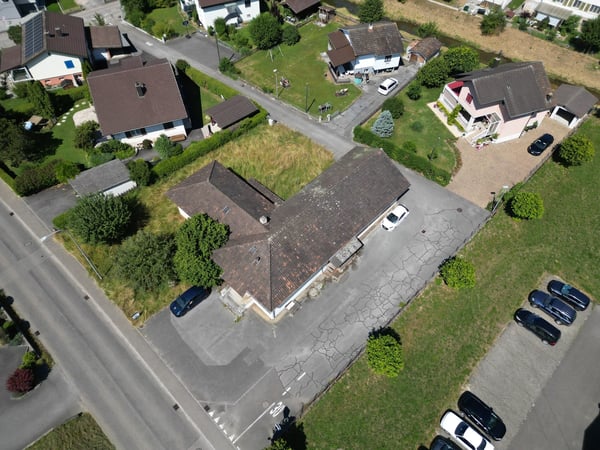 Bâtiment commercial avec fort potentiel résidentiel - Au coeur de Alle 2