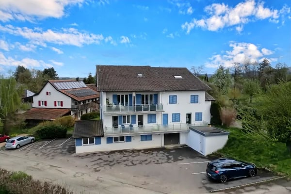 Immeuble très bien entretenu - Appartements tout rénovés - proche autoroute et gare 2