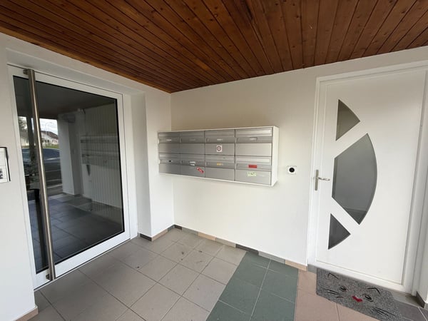 Immeuble très bien entretenu - Appartements tout rénovés - proche autoroute et gare 6