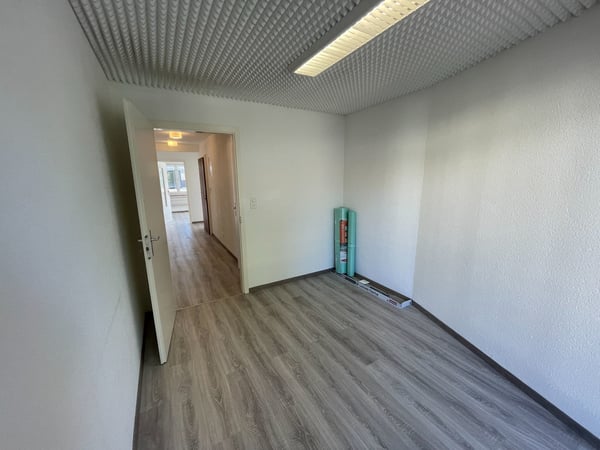 Appartement de 15m2 devant la gare avec balcon 12
