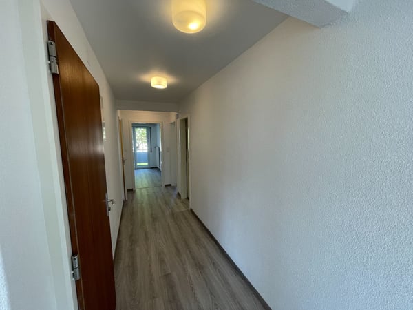 Appartement de 15m2 devant la gare avec balcon 3