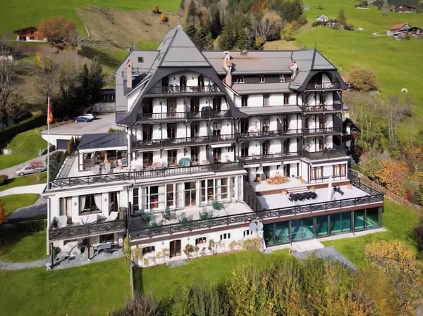 Appartement luxueux et meublé - grande terrasse - A quelques minutes de Gstaad 3