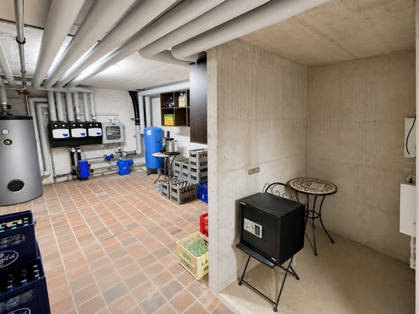 Local commercial à louer à Porrentruy env. 200 m² avec bar aménagé et grand sous-sol 8