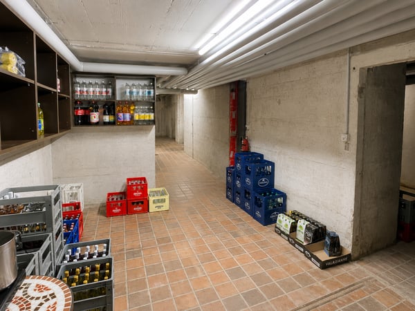 Local commercial à louer à Porrentruy env. 200 m² avec bar aménagé et grand sous-sol 9