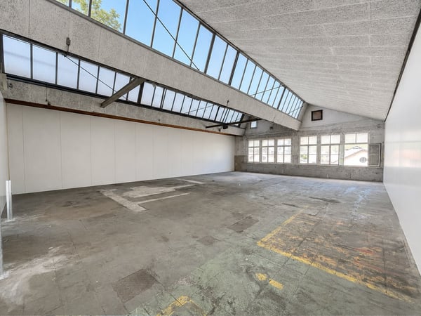 Locaux commerciaux, artisanaux ou de stockage à louer à Saint-Ursanne