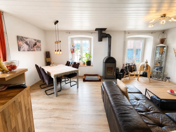 Maison bifamiliale charmante à Grandfontaine – 4.5 pièces avec garage et balcon 1