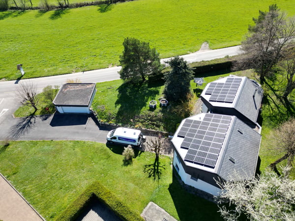 Maison à l'architecture contemporaine unique avec jardin, véranda et grand garage 8