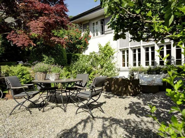 Landhausjuwel mit Charme, verwunschenem Garten und Ausnützungspotenzial 2