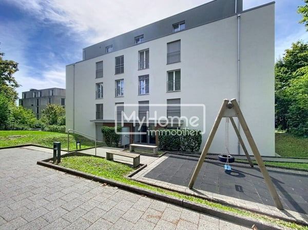 Spacieux appartement de 4,5 pièces avec un grand balcon d'angle dans un environnement résidentiel recherché 19