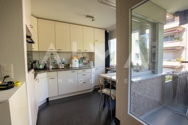 Seltene Gelegenheit in Zürich-Höngg – 1.5 Zimmer mit Garage 1