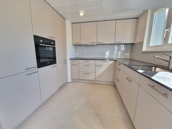 Charmantes, 2 Generationen Haus, grosser Garten, komplett renoviert 2