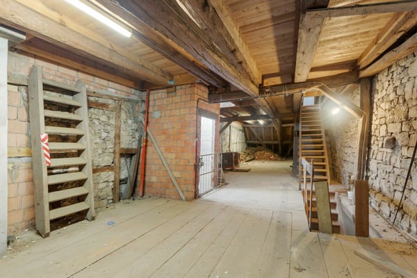 Sanierungsbedürftiges 6-Zimmer-Stadtreihenhaus mit Ausbaupotenzial 9