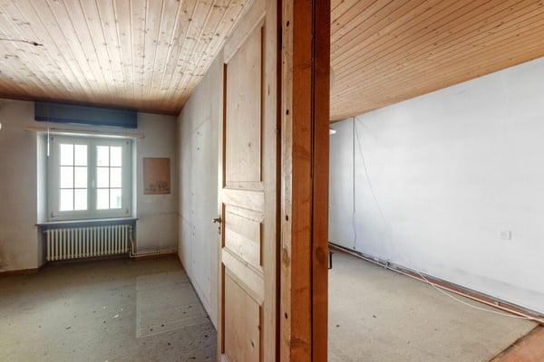 Sanierungsbedürftiges 6-Zimmer-Stadtreihenhaus mit Ausbaupotenzial 5