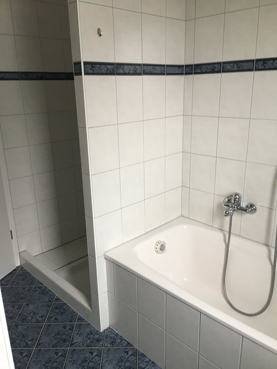 Helle 3.5-Zimmer-Dachwohnung mit Südbalkon & viel Charme 12