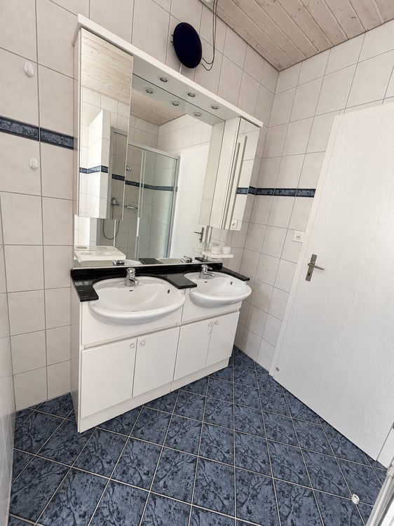 Helle 3.5-Zimmer-Dachwohnung mit Südbalkon & viel Charme 9